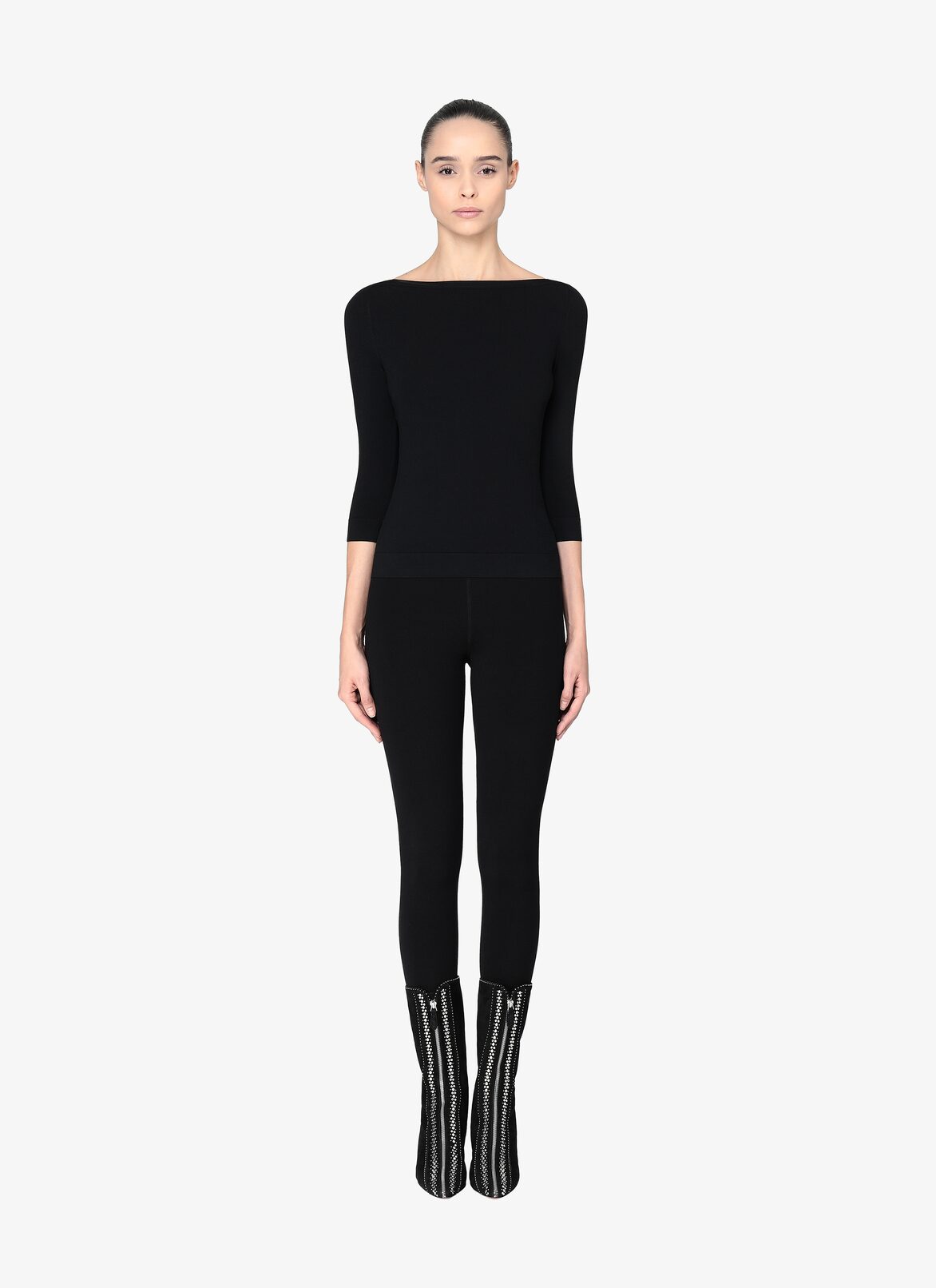 Low boots ALAÏA BLACK LOW BOOTS
